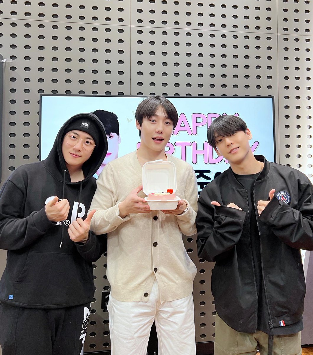 3323zip's tweet photo. https://t.co/WzrCyf10Bj