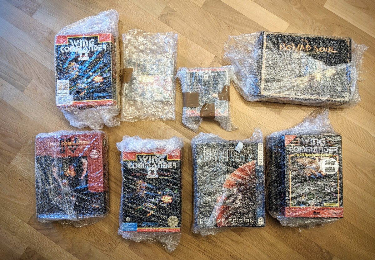 3DBigBoxGames's tweet image. My BigBoxCollection.com lacking #WingCommander games? Well, no more!

Thx to @Dominus_Exult getting rid of duplicates, a huge box full of big boxes was waiting at the post office. Also grabbed a gorgeous French Nomad Soul, an #Ultima 8 &amp;amp; finally a copy of Times of Lore 🥰