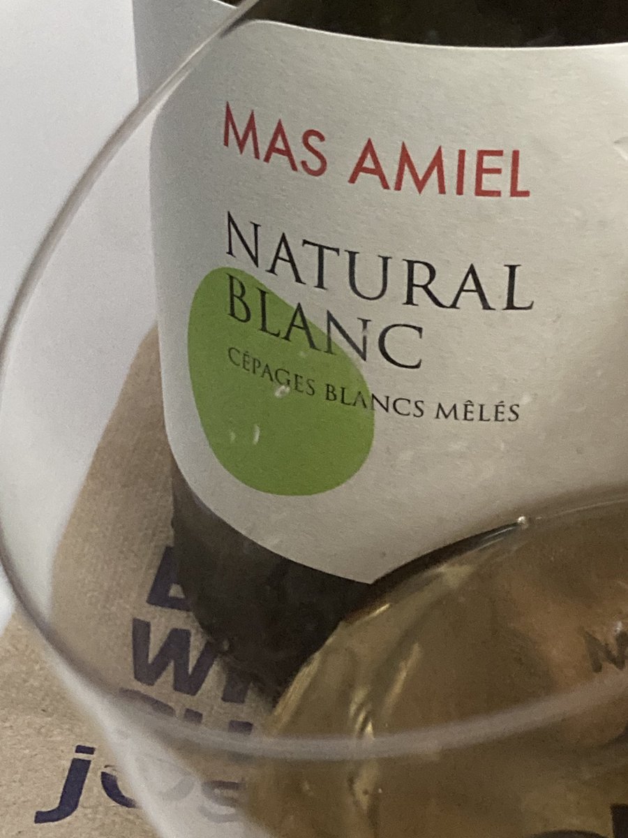 DoliverosDaniel's tweet image. A natural beauty,21 ⁦@MASAMIEL⁩ #CepagesBlancMeles,mostly #Grenache blanc/gris w/a bit of #Macabeo,canary color,intense aroma of passion fruit,lemon zest,dry apricot,honeysuckle &amp;amp; peppermint,medium body,nice texture,green apple &amp;amp; poire overtone,held together by nice acidity
