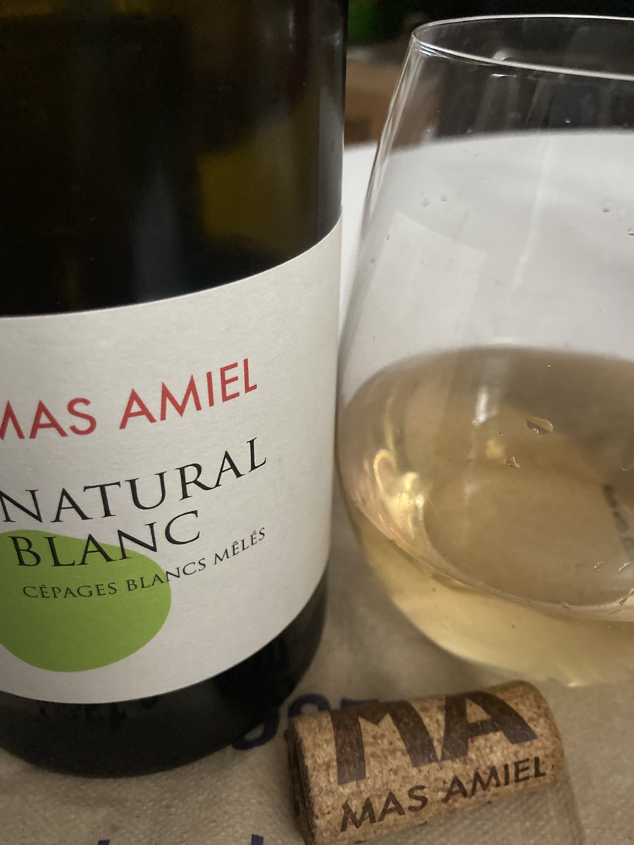 DoliverosDaniel's tweet image. A natural beauty,21 ⁦@MASAMIEL⁩ #CepagesBlancMeles,mostly #Grenache blanc/gris w/a bit of #Macabeo,canary color,intense aroma of passion fruit,lemon zest,dry apricot,honeysuckle &amp;amp; peppermint,medium body,nice texture,green apple &amp;amp; poire overtone,held together by nice acidity