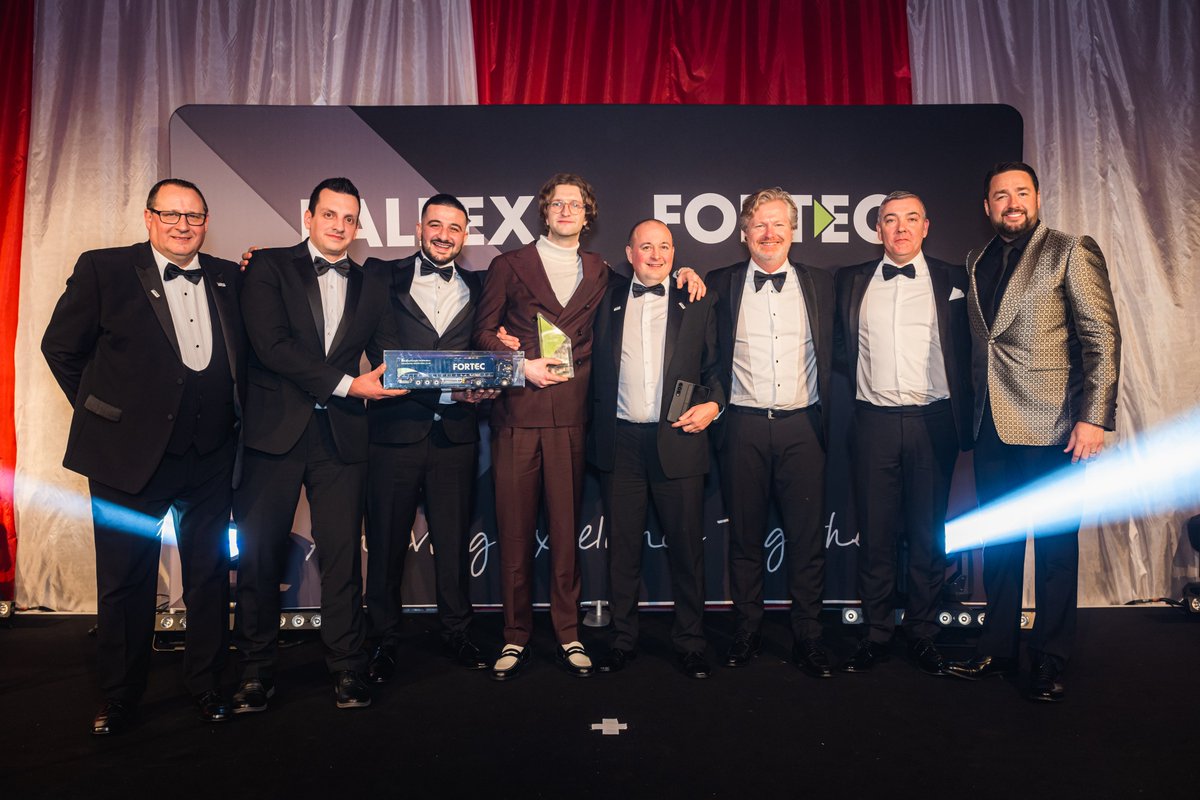Fortec_UK's tweet image. Well done to @LHT_logistics who took home the Fortec Member of the Year Award, sponsored by @AlgorithmPeople, at our annual awards event on Saturday! Your dedication to the network does not go unnoticed 👏 #teamfortec #plxawards23