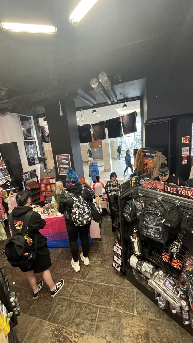 🏳️‍🌈 After the delightful success of their first time here, the wonderful <a href="/Tyneandqueerr/">Tyneandqueer</a> will be joining us again next month! From 12pm on March 15th you can come, socialise, get involved support the community 🏳️‍🌈
<a href="/EldonSqNCL/">Eldon Square</a> <a href="/hmvtweets/">hmv</a> #hmvLiveAndLocal
