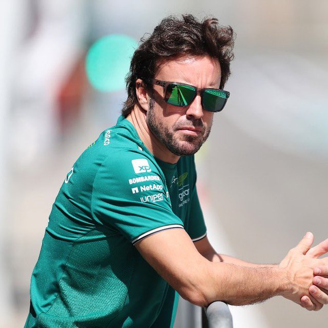 sollys hjælper sensor Aston Martin F1 updates on X: "Fernando Alonso became brand ambassador of  Oakley in the middle of 2011 and was wearing the Garage Rock sunglasses  model until he switched to Kimoa Now