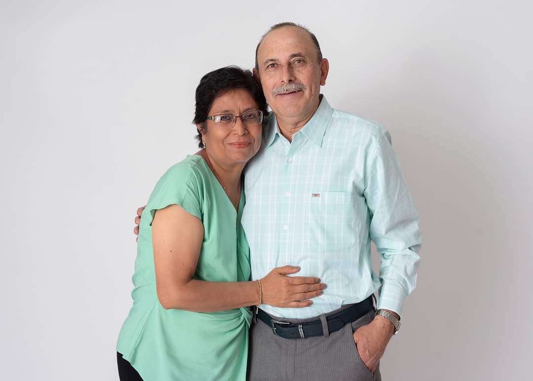 teohuerta's tweet photo. Felicidades amor @kapmeh2121 en nuestros ¡35 años! #BodasDeCoral https://t.co/w4trGJdvwn