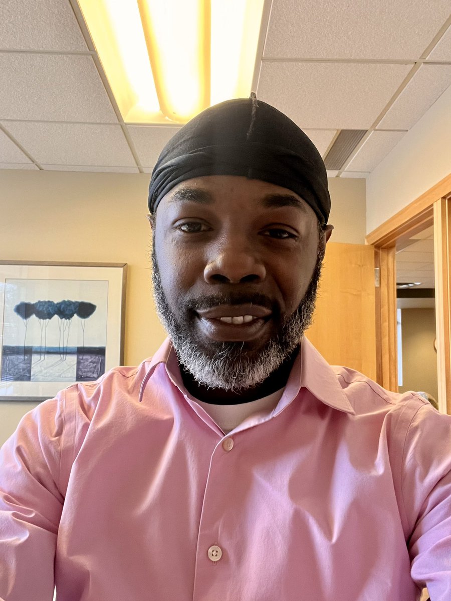 SPH_III's tweet photo. It’s not always material things. People B jealous of ur personality, energy, N the way other people love u. 

I say all that 2 say this, matching energy is why a lot of people are miserable. U can’t clean dirt, with dirt! 

It’s money making Monday My Peoples 

#InMyOffice https://t.co/BZhRPVIUwB