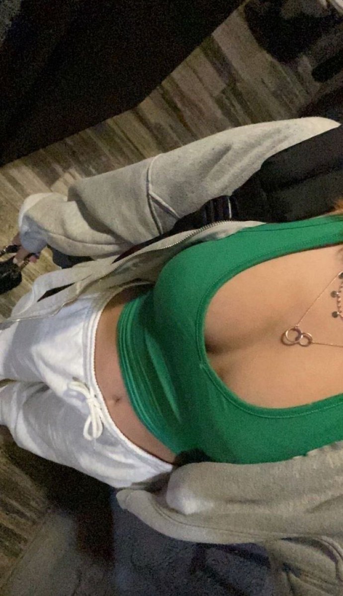 louna_bab3's tweet photo. Je crois que j’ai réussi à ouvrir mes DM ! 🫣

RT + like + DM pour une nude 💞 https://t.co/I2tITLiUfD