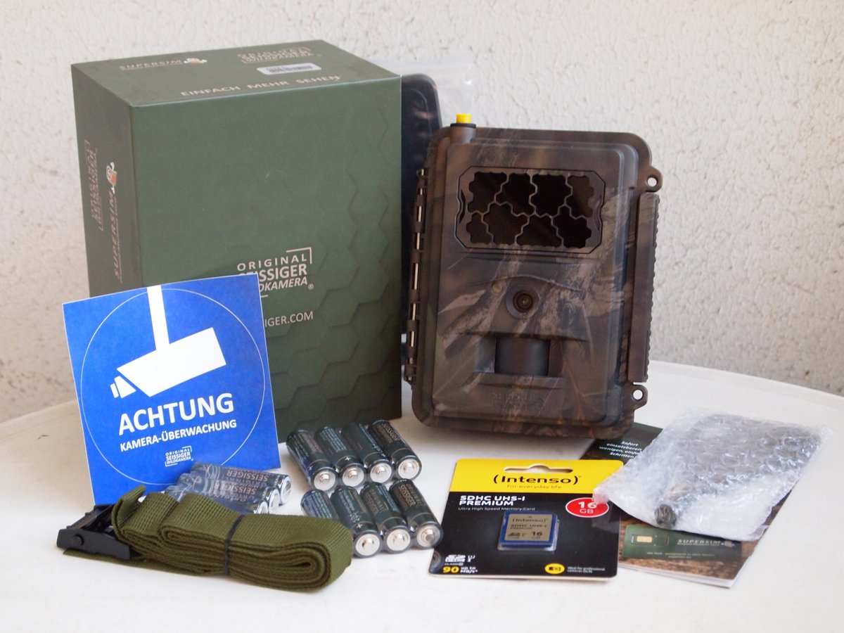 ARMY_STORE24's tweet photo. SEISSIGER Special-Cam LTE - SUPERSIM-Edition Wildkamera , extra Zubehör jetzt auf https://t.co/ibeCXjMD1F 
#security #tierbeobachtung #überwachung #jagen #jagd #jäger #outdoor #wildkamera #natur #Wald #tiere #hirsch #wolf #bär #überwachnungskamera #kamera #seissiger https://t.co/HscAqWerUt