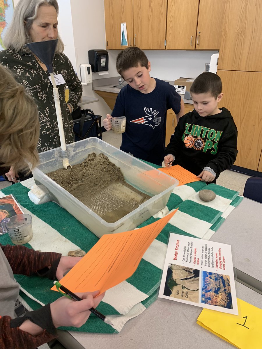 Clinton CES tweet media