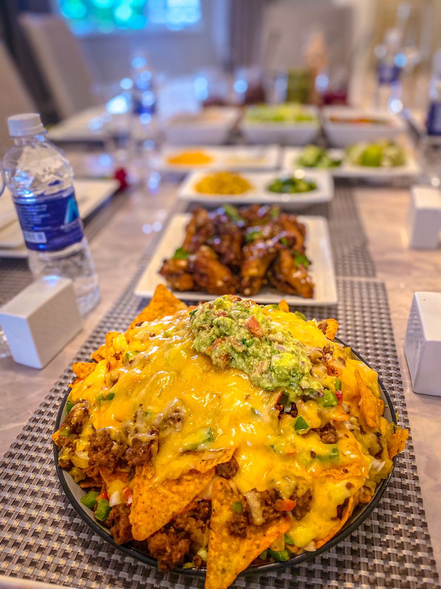 The_Mixologist_'s tweet photo. Todays Mexican inspired lunch for my clients. Build your own Tacos, Nachos, Wings and obviously the salad for good health 🌮😅 https://t.co/nsYTSXqCWV