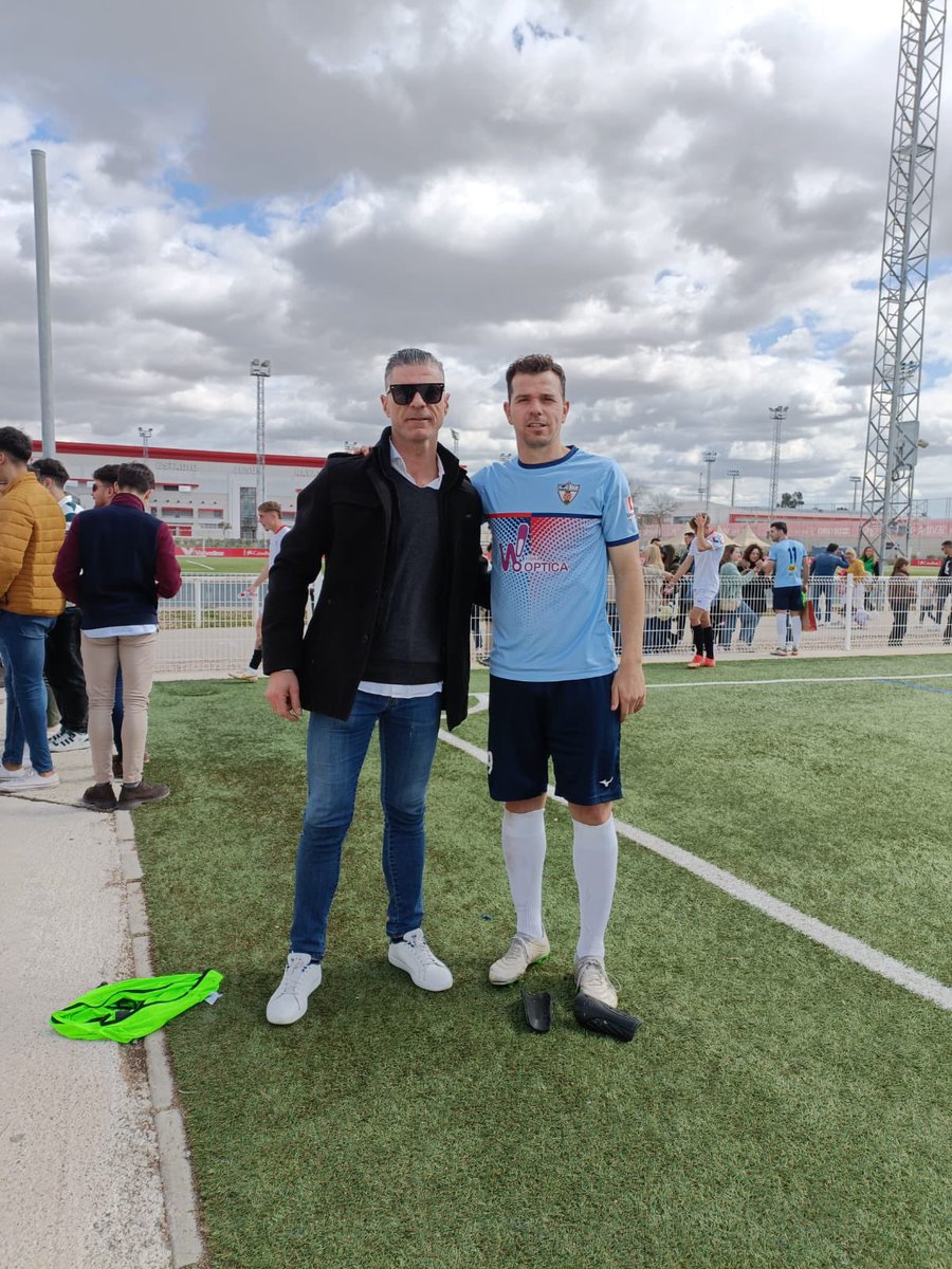C_DPozoblanco's tweet photo. ¡Ayer no estuvimos solos en Sevilla!

Gracias a amigos, familiares y toda la gente que se desplazó para animar al CD Pozoblanco 💪🏽🤍 https://t.co/nPiadK2TVT