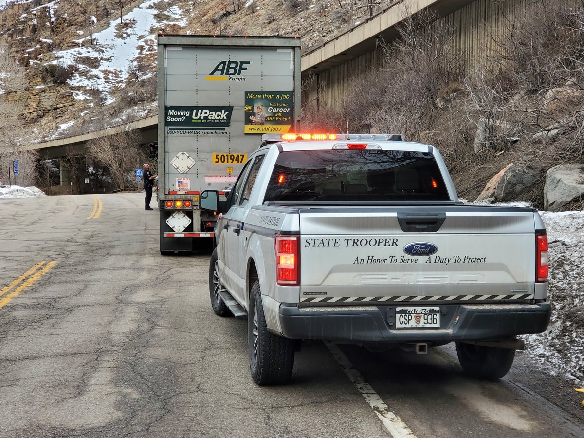 CSP_MCSAP's tweet image. Motor Carrier Troopers are again working in Glenwood Canyon, enforcing lane and speed restrictions for commercial motor vehicles.
