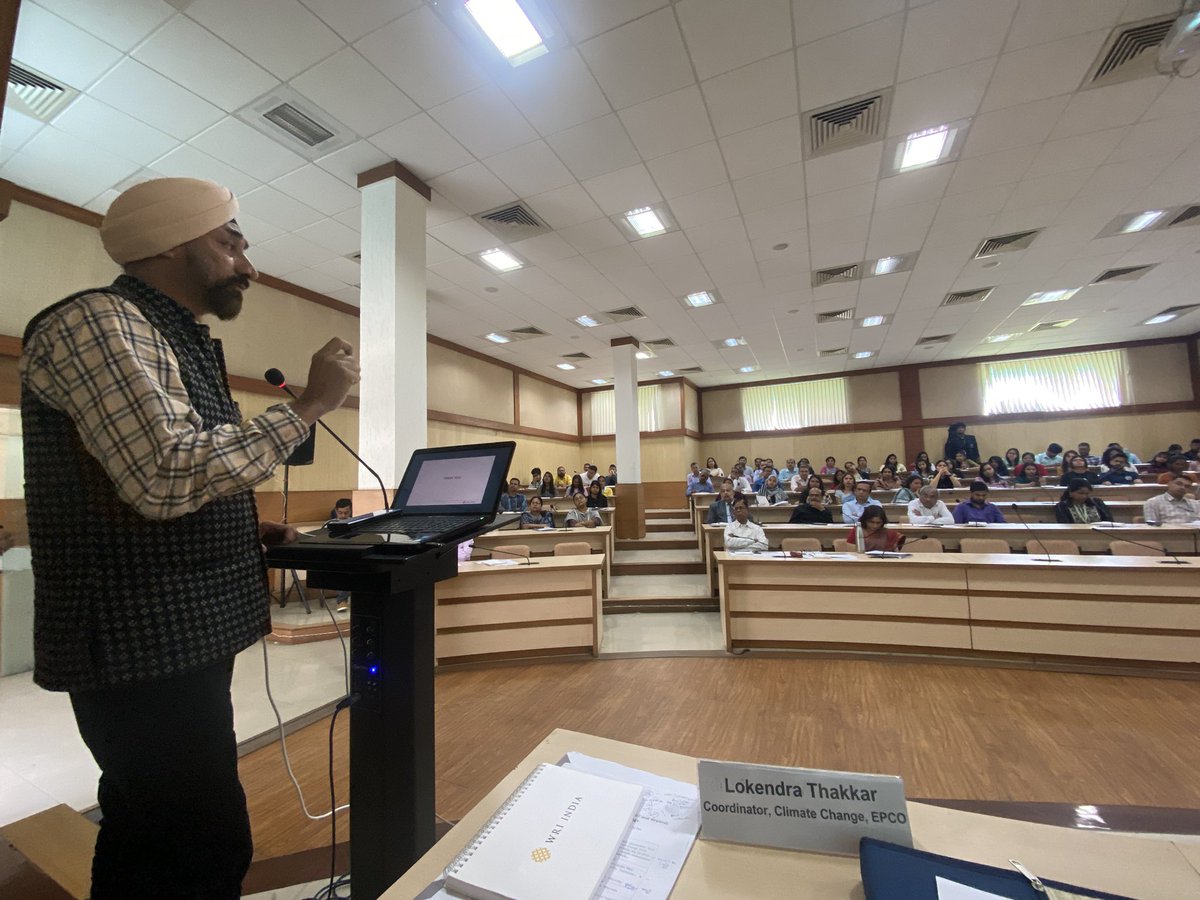 ThakkarLokendra's tweet photo. @WRIIndia @BamraGulshan @EpcoSkmcc @EPCO18 @environment_mp @UlkaKelkar @khamoshrewa @SaranshBajpai2 @subrataNE On this occasion a knowledge session on CoP27 &amp; the road ahead was organised where in @UlkaKelkar @subrataNE @khamoshrewa and @harjeet11 shared their views. Listening to these experts was quite enlightening. Many senior serving, retired officers, teachers &amp; students were present. https://t.co/d31PVY45lk