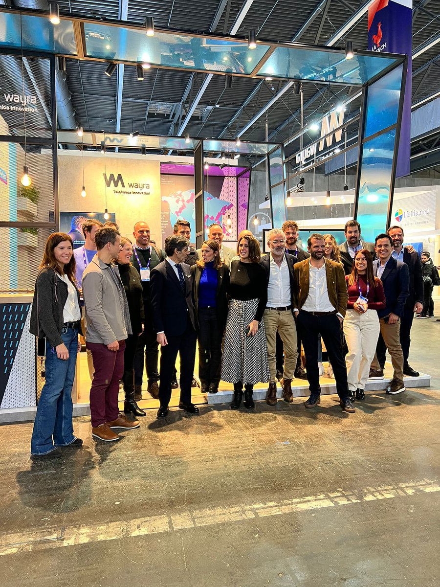 Wayra's tweet photo. #Wayra4YFN23 | 💫 And the day could not end better than with the visit of the president of @Telefonica, José María Álvarez Pallete (@jmalvpal)

🚀 Thank you very much for sharing with us and our startups

@4YFN_MWC | #4YFN23 | #MWC23 🤳⬇️ https://t.co/3JYtuNk2xw