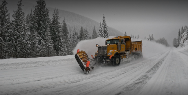 EmconServicesBC's tweet photo. Crews are continuing to clean up following the weekends snowfall in #Revekstoke. Please watch for equipment, drive to conditions and stay connected to
@DriveBC for current conditions. #essentialservices4u @TranBC @TranBCRockyMtn https://t.co/iobI3BKdmK