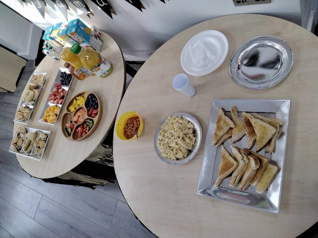 ParadisePrimary's tweet photo. Pyjama Party!
Nursery had a fantastic time showing off their #pyjamas and sharing breakfast🍞🥣 Most importantly, we reiterated the #sunnahs of sleeping and waking up, where they were encouraged to recite the correct supplications alongside the Islamic #etiquette of bed time.💤🌙 https://t.co/mkQ6AJPiPn
