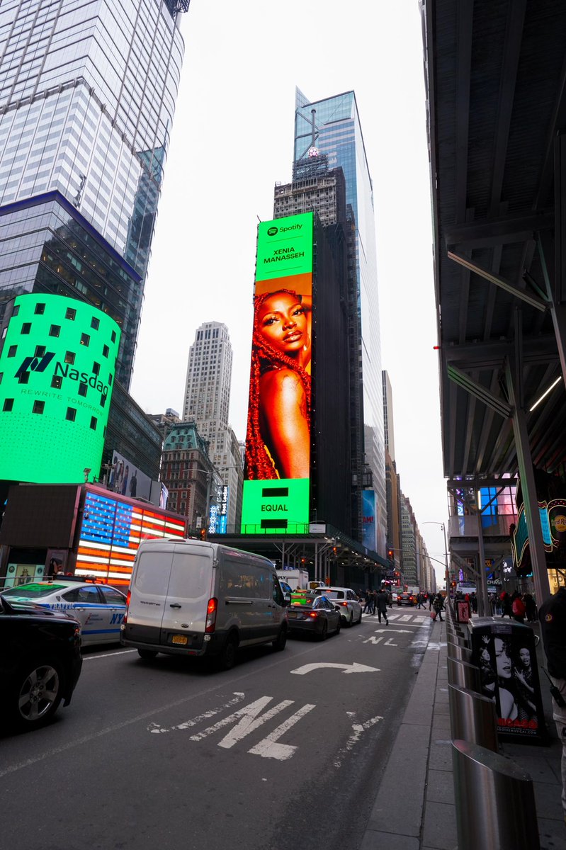 xeniamanasseh's tweet photo. We made it to Times Square baby 💜✨🌻  KE to the world 💜✨ @SpotifyAfrica thank you!! ✨✨✨ hey now hey noooowww https://t.co/puwt2ksWLK