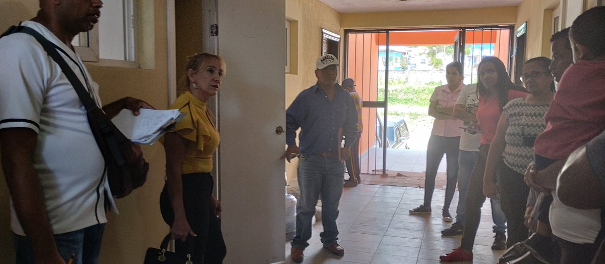 GMVV_Yaracuy's tweet photo. #DeInterés|| En aras de seguir garantizando mas hogares dignos a las familias yaracuyanas, cumpliendo instrucciones del Min. @IMVillarroel1, nos encontramos de inspección desde la obra #PetroInmobiliario "Cedeño Plaza" pronto a inaugurar. https://t.co/QjMgdPjcPM