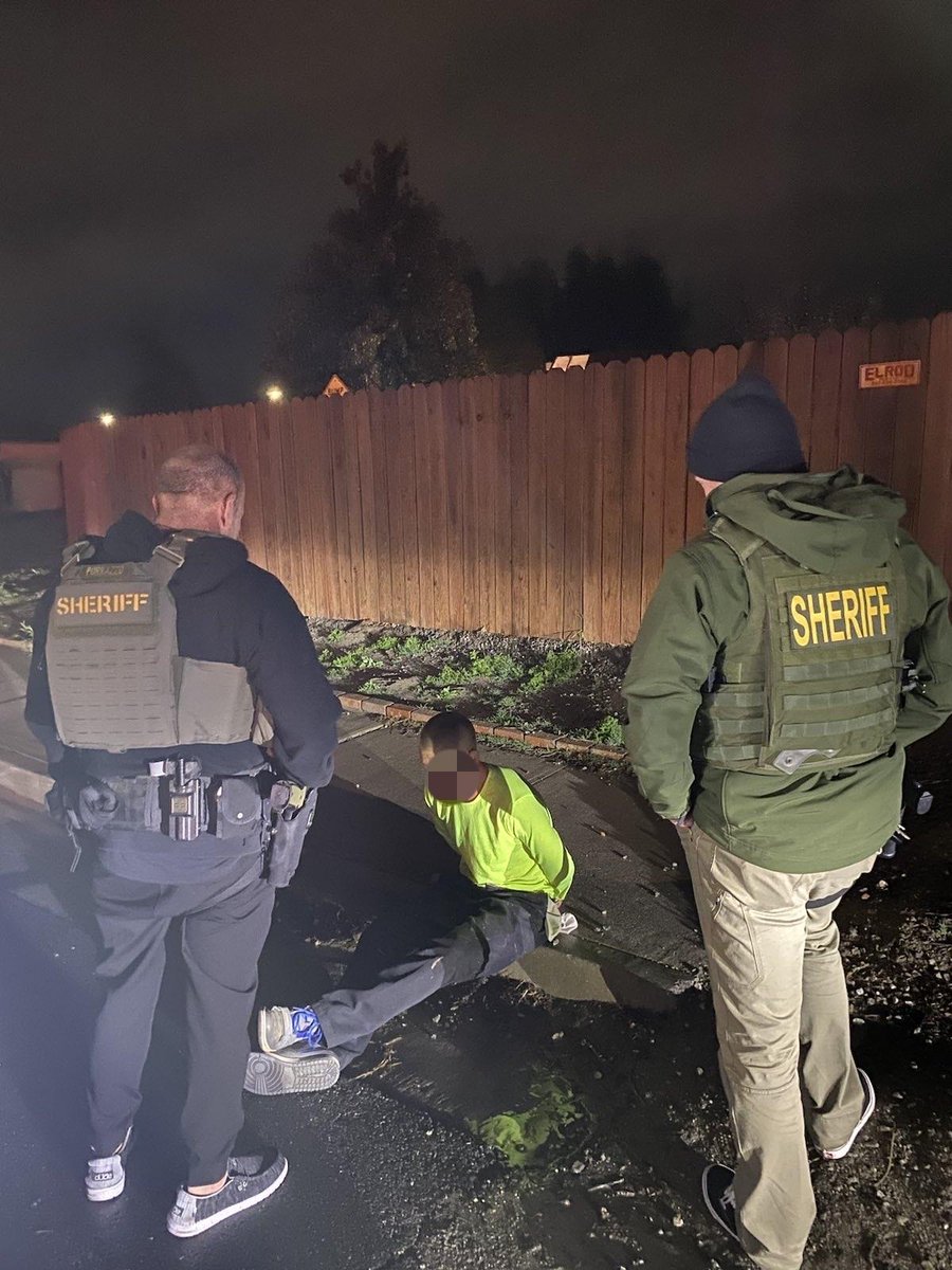 USMS_PSWRFTF's tweet image. Early morning on 2/24/23, Frank KATHER Jr. was arrested by #PSWRFTF Team 6, Riverside County Gang Impact Team. KATHER was wanted by @RSO for assault with a firearm, criminal threats against his wife and juvenile child, and felon in possession of a firearm. #earlybird #USMS