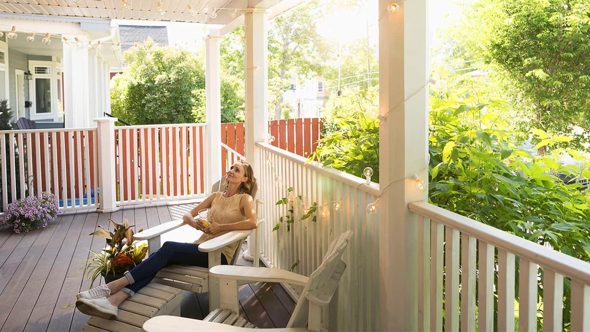 barbtwit2's tweet photo. Take the guesswork out of determining the cost of repairing porch railing. #outdoorliving #homeprojects  https://t.co/qM71HB6x74 https://t.co/Yfc3xeYRjQ