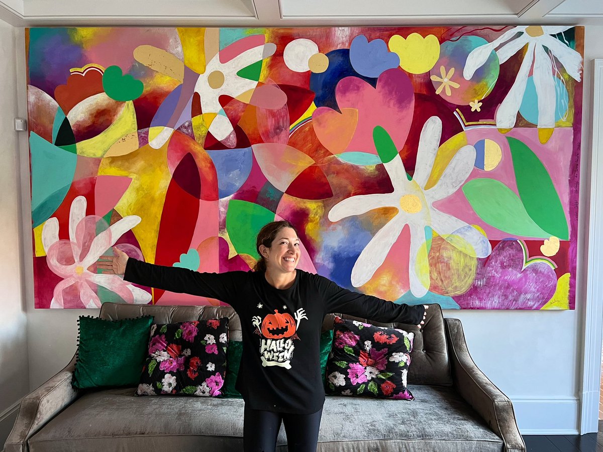 randizuckerberg's tweet photo. 🎂Birthday Giveaway

Tomorrow is my birthday... but what I really want to celebrate are artists, so I'm giving away FREE HUG Passes 🤗

How to win:
✅ Follow @thehugxyz 
⬇ Share a picture from a favorite artist in the comments

I'll start, here's me with an @aslanruby mural🌸 https://t.co/cSkJ8iyjHL