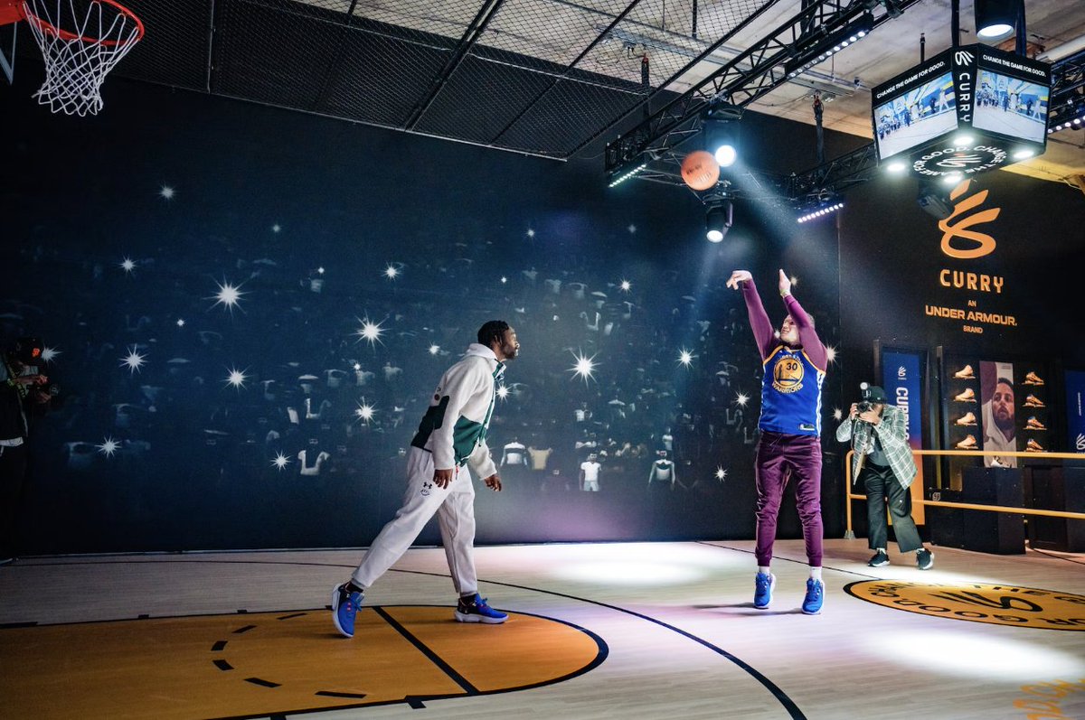 BizBash's tweet photo. Take a look at how brands like @Google, @AmericanExpress, and @UnderArmour  courted fans with hoops-themed immersive experiences and #activations during @NBA All-Star Game Weekend
⛹️‍♂️🏀 ⬇️
https://t.co/S0pVxg1mMG https://t.co/joVdCX6iV0