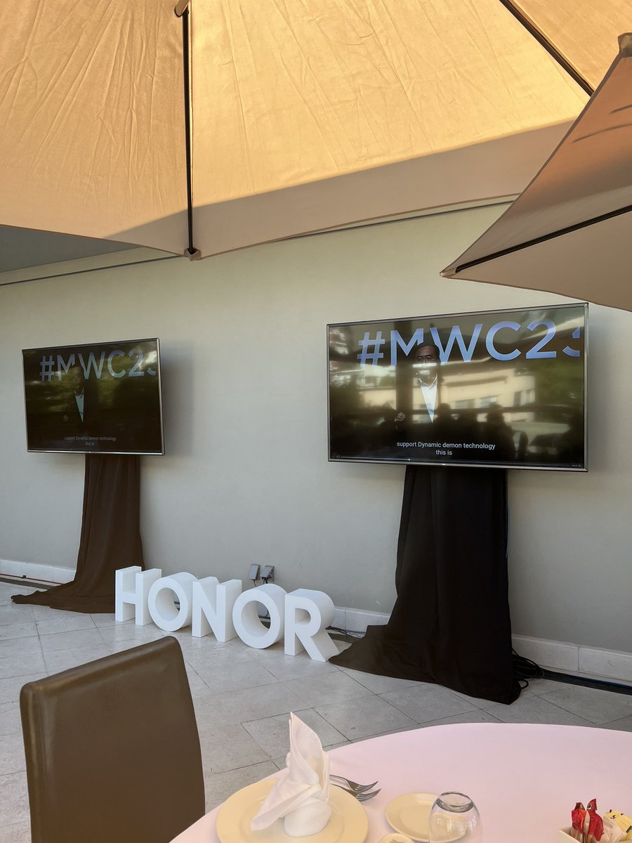 PandaAncha's tweet photo. ¡Hoy @honor_mexico dio grandes anuncios durante la #MWC2023! Se presentaron los nuevos dispositivos de la #MagicSeries y el #HONORMagicVs, el primer plegable lanzado a nivel mundial. 📱 https://t.co/AYGLt0bBgP