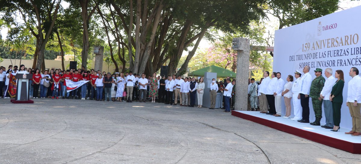 tsj_tabasco's tweet photo. El gobernador @cmmerino y el magistrado presidente del @PJETab_TSJ, Enrique Priego Oropeza, encabezaron el acto cívico del 159 aniversario del Triunfo de las Fuerzas Liberarles sobre el invasor francés, que se realizó frente a la estatua del coronel Gregorio Méndez Magaña. https://t.co/d1cbZTDAJD