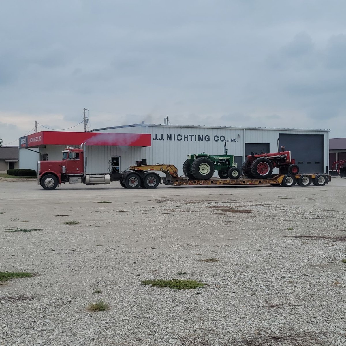 Ty_schilly's tweet photo. @gdi_ag Loaded and headed home from the 2022 Old Threshers Reunion, Mt Pleasant IA https://t.co/Qw8PI41ZfK