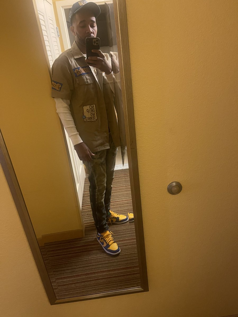 Dat1King304's tweet photo. P.O told me not to leave the state but Fuck Em!!! #offpapers https://t.co/LmddhDwQ48