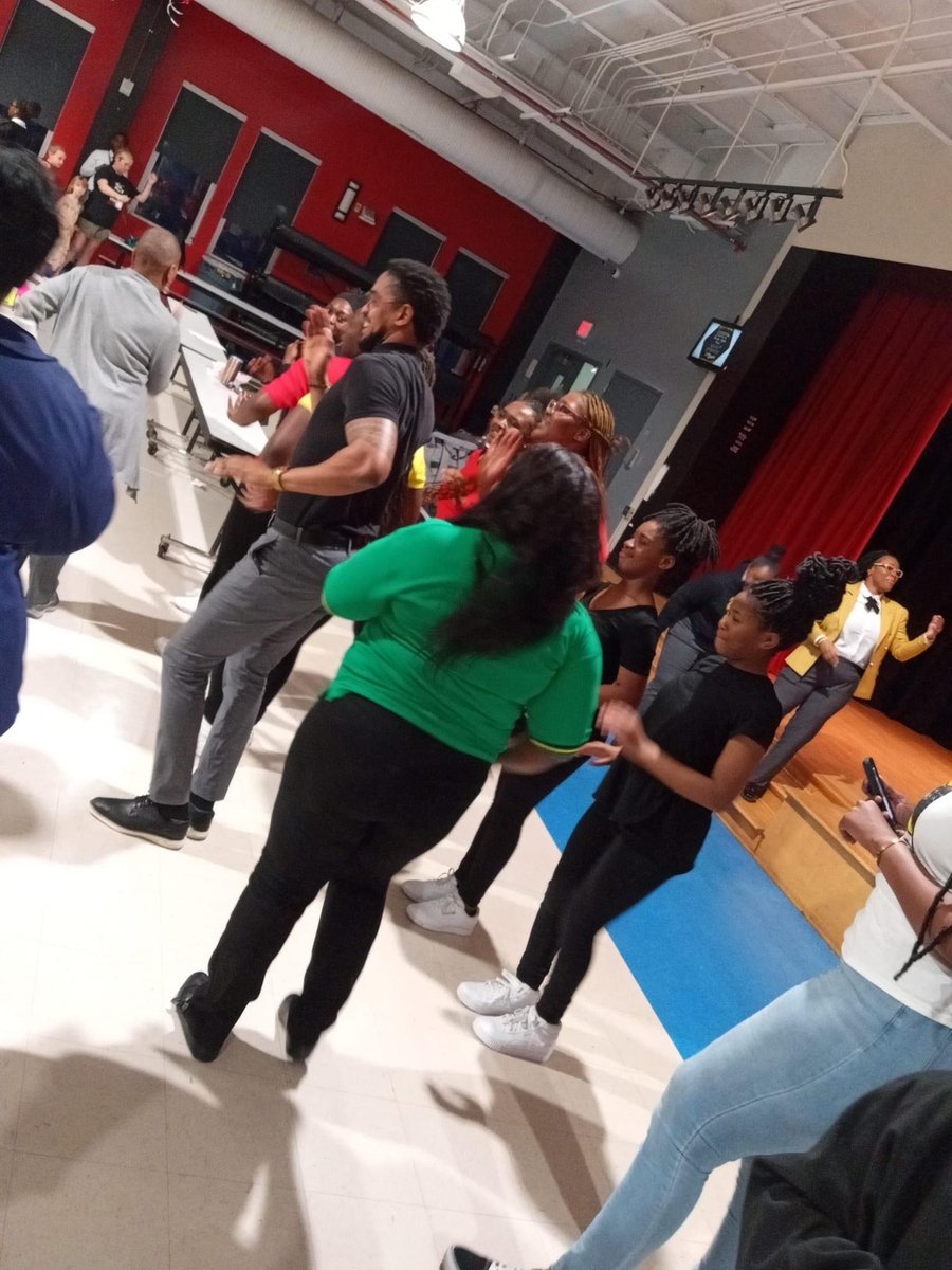 MilitaryMagnetE's tweet photo. Enjoy these photos of our Black History Month Celebration last week at MMA! A huge thank you to all of our talented performers - Queen Christine, Indi Gxld, and our MMA Lady Eagle Cheerleaders! We love our MMA Family! #LeadCCSD #MMAUniverse #EaglePride #GoMMAEagles https://t.co/ykaVfCh2ym