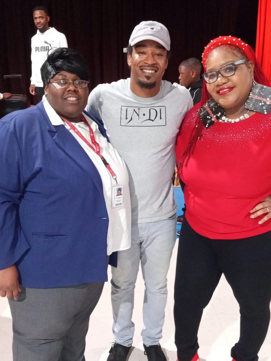 MilitaryMagnetE's tweet photo. Enjoy these photos of our Black History Month Celebration last week at MMA! A huge thank you to all of our talented performers - Queen Christine, Indi Gxld, and our MMA Lady Eagle Cheerleaders! We love our MMA Family! #LeadCCSD #MMAUniverse #EaglePride #GoMMAEagles https://t.co/ykaVfCh2ym