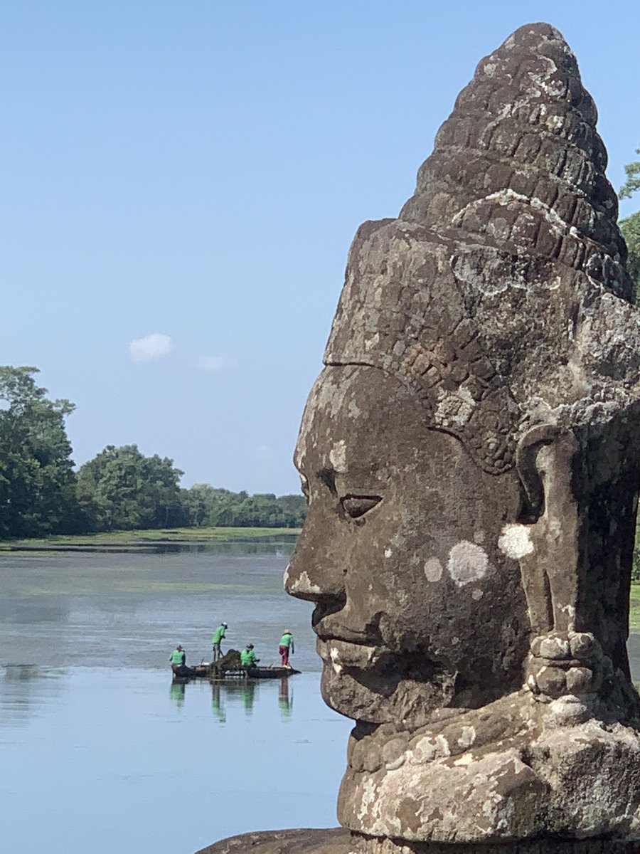 MomTrafalgar's tweet photo. Angkor Thom city “ The Bayon temple “ #SimplyTrafalgar #Cambodia 🇰🇭😍 https://t.co/VOBXv93brR
