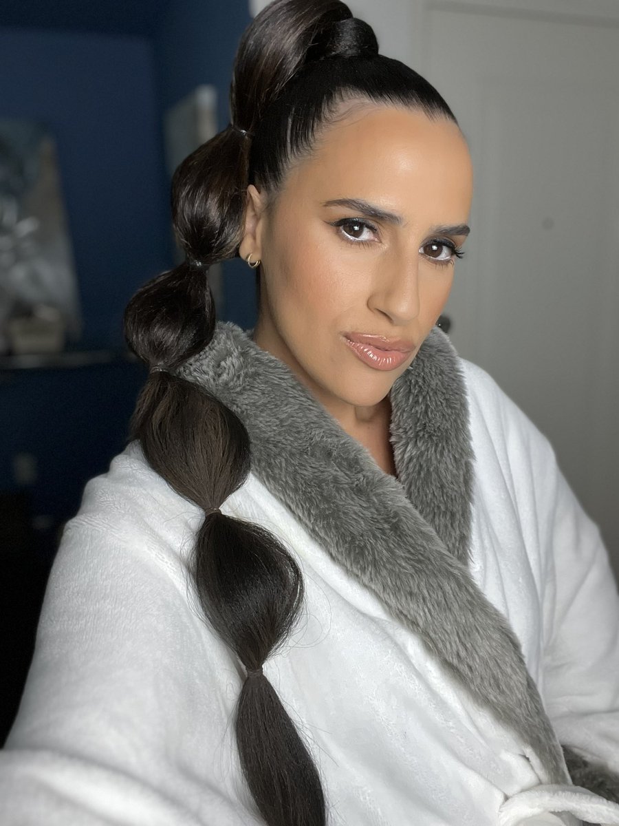 Loving my #bubbleponytail. 

#longponytail #mondaymakeup 

instagram.com/reel/CpKuQBOjI…