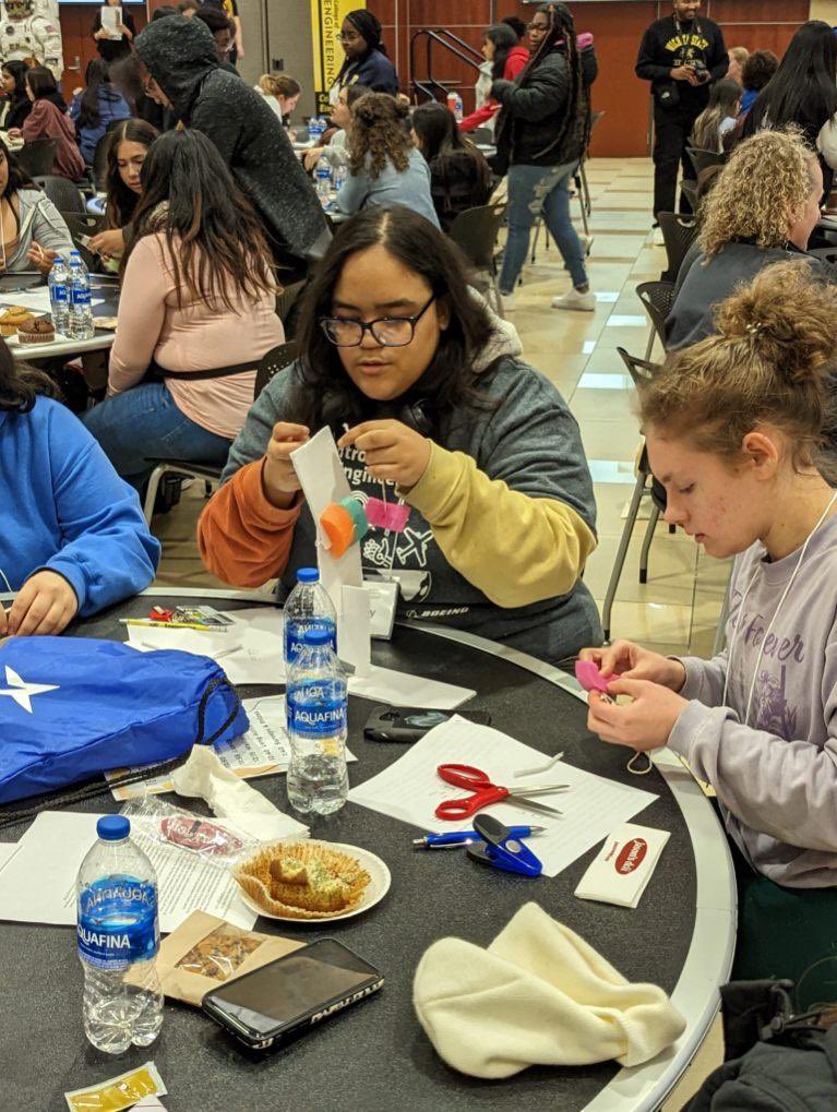 WichitaSEHS's tweet image. Last week our girls of SE and 100+ across the district were invited to WSU Introduce a Girl to Engineering Day! Southeast represented 21 girls on this trip and a barrier to break for the industry 🫶🏼 #WPSProud #SEProud