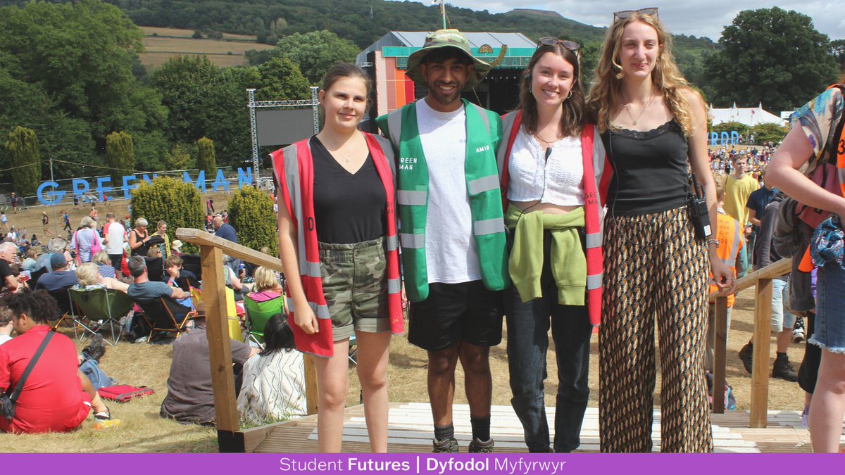 CardiffCareers's tweet photo. Thinking about spending your summer holiday doing a paid internship? How about an opportunity to be a part of the largest open-air music, science, and arts festival in Wales – Green Man? 

Check out the full list of opportunities and deadlines 👉https://t.co/Qz4MSu3byM https://t.co/f16hlqUNtu