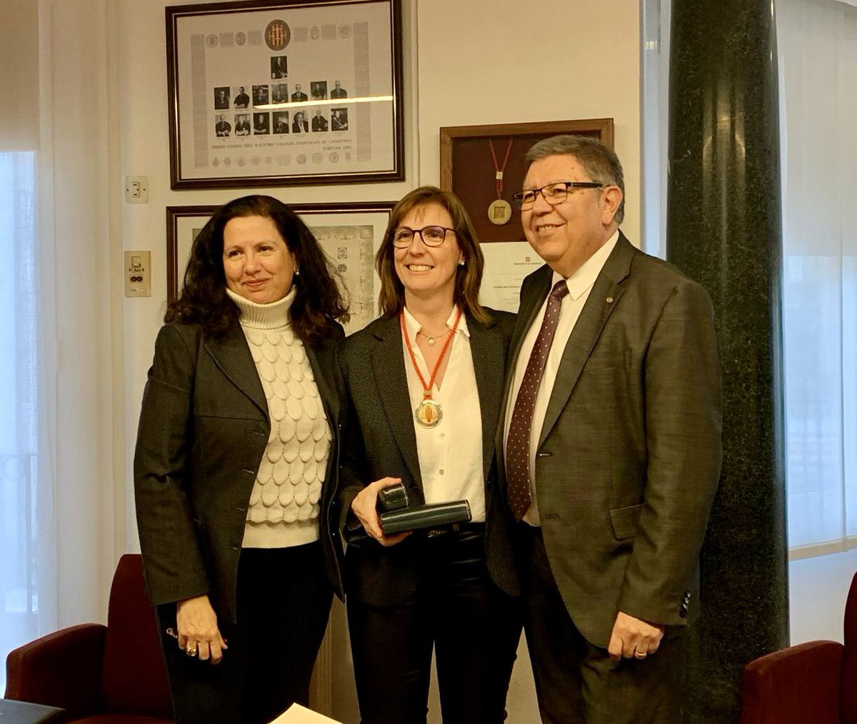 🔁 Antònia Martí ha pres el relleu de l’anterior degà <a href="/AdvocaciaLleida/">Advocacia de Lleida</a> <a href="/jordialbaca/">Jordi Albareda</a> 

🔁 Carme Oriol ha pres possessió en substitució de l’anterior degà <a href="/ICATERadvocats/">Advocats Terrassa</a> <a href="/PuigVentallo/">Ignasi Puig Ventalló</a> 

🔁 Maria Hilari s’incorpora en el lloc que ocupava l’anterior degà @IcafiAdv <a href="/JoanR_Puig/">Joan R. Puig 🎗️</a>