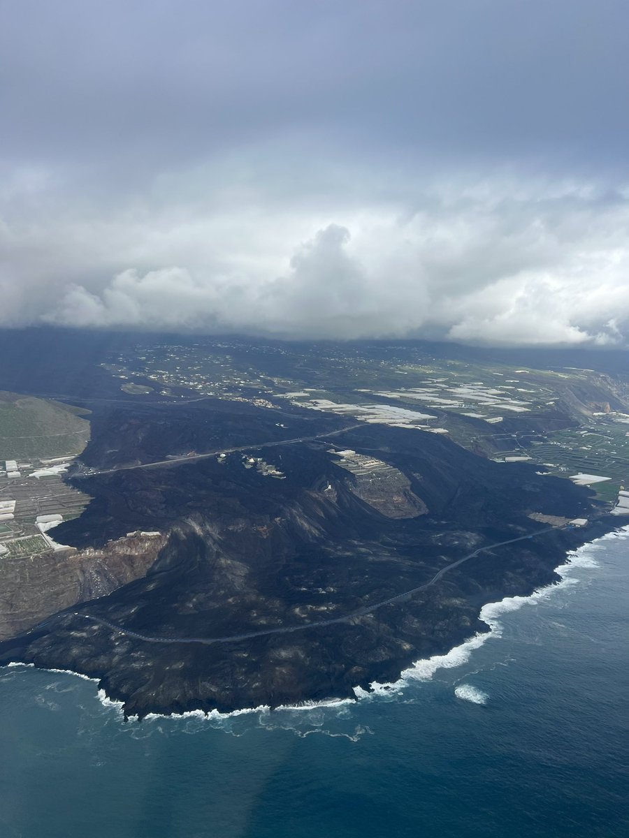 Cumbre vieja 🌋 #lapalma #avgeek #canaries #canaries #sky #canavia #clouds