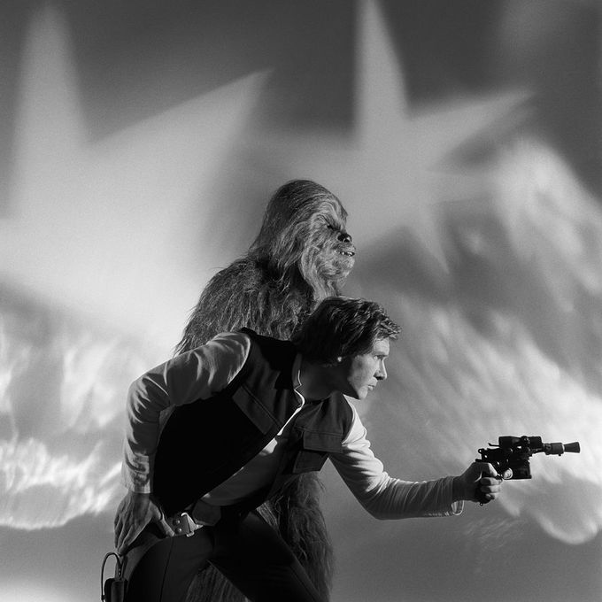 Studio photo of Peter Mayhew as Chewbacca and Harrison Ford as Han Solo taken in 1982 by Brian Griffin while filming #StarWarsReturnoftheJedi.

#StarWars https://t.co/MBZDUImMBK