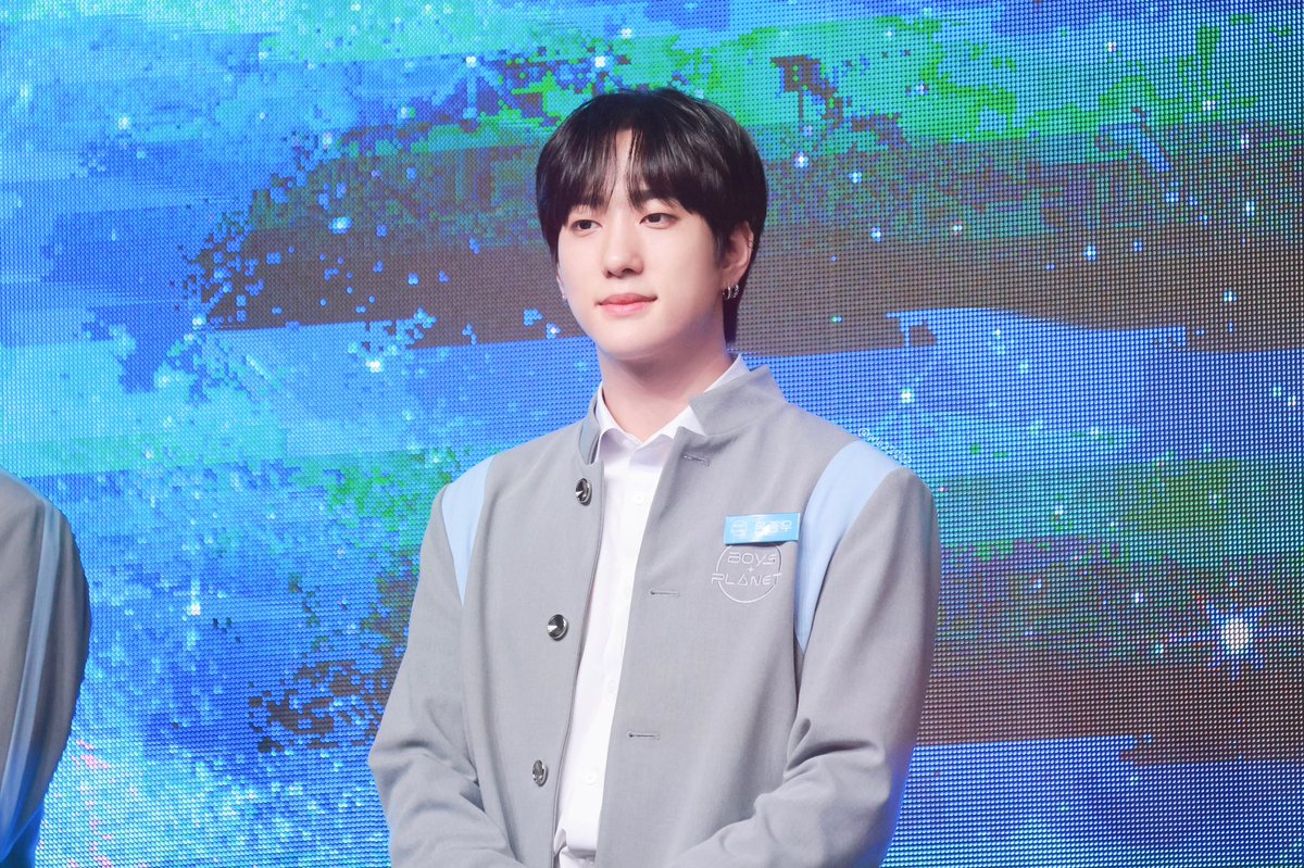 wls22222's tweet photo. 보이즈플래닛 매력발표회 윤종우
로고 좀 작게 해서 올려야지..
#윤종우 #YOONJONGWOO #ユンジョンウ #보이즈플래닛 #boysplanet https://t.co/sPzDqn0uPR