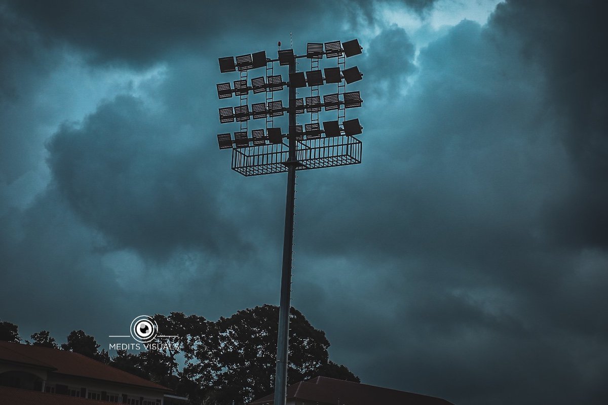 📸: The weather this evening 🥶 ⛈️

Location: St. Mary's Stadium, Kitende.

#MeditsVisuals