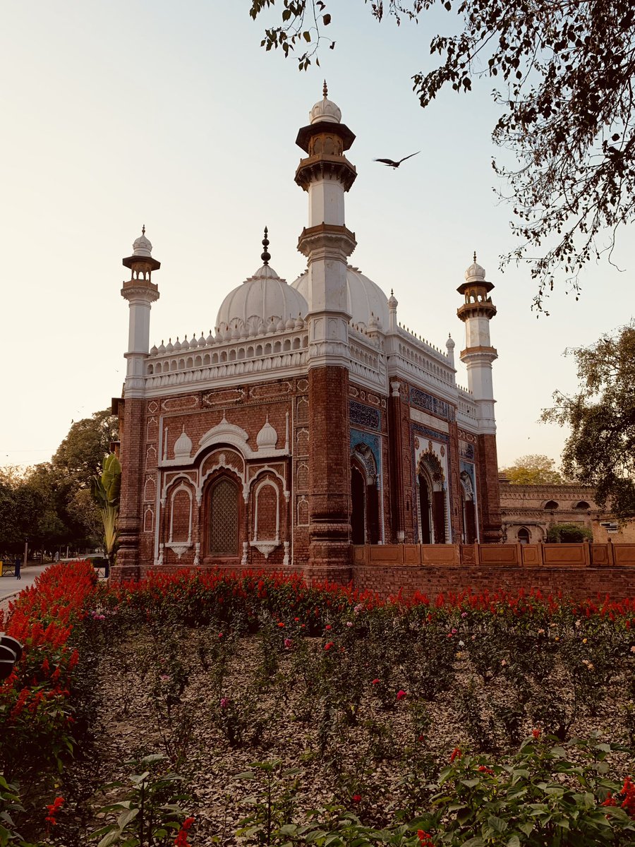 areebamm's tweet photo. In awe of Lahore’s rich cultural heritage https://t.co/ATQ9V9LI5x