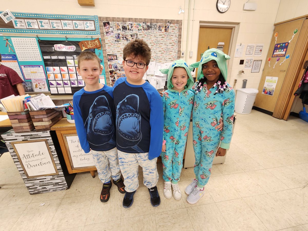 LayhewMrs's tweet photo. Pajama Day is always a favorite for everyone @BuckeyeElem ! https://t.co/Q1Bw0xiSmR