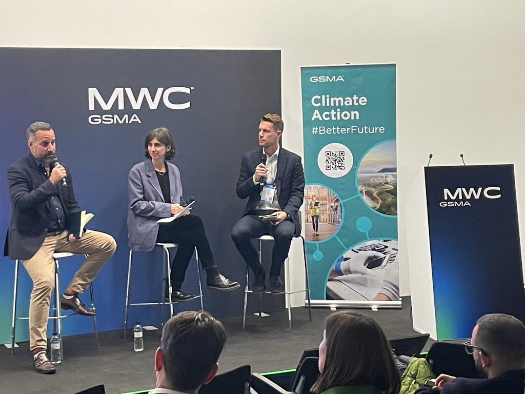 MWCHub's tweet photo. 'Do we sell too many phones?' @mooresteven is joined by @mayaormazabal from @Telefonica_En and Hastings Singh from Kingfisher at #MWC23 to discuss the circular economy for mobile phones and how we can hit #netzero targets. 

👉https://t.co/LTIMvpqcle #BetterFuture https://t.co/V16DBebO4P