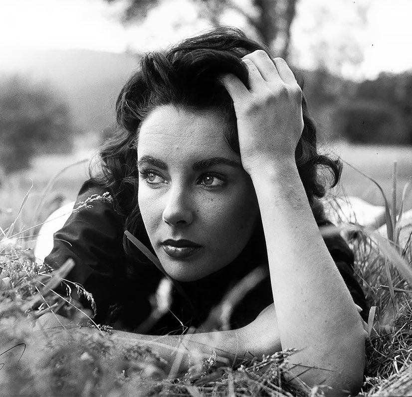 Happy birthday remembrance to Dame Elizabeth Taylor who was born on this day in 1932. 