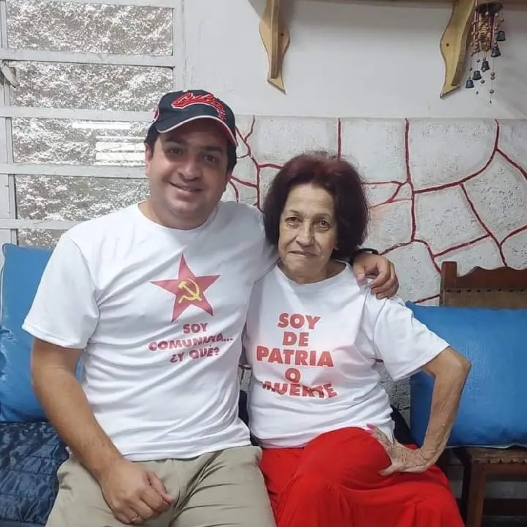 Aprendí a quererla y a respetarla. Certera y dura cuando era necesario, jamás complaciente si su corazón enfermo, pero puro, no dictaba el sentimiento. Paquita Armas Fonseca fue una mujer feliz y plena... Hasta siempre Paca!