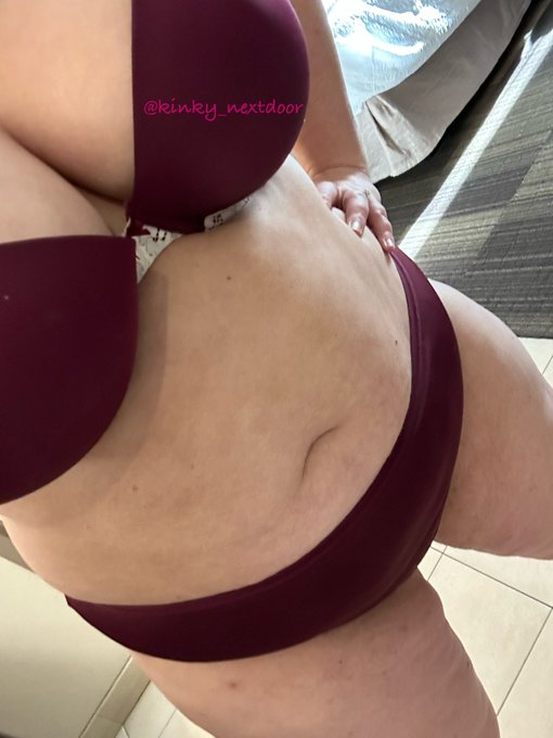 3 pic. Happy Monday. I hope you have a great day. #mombod #thickandhappy #curvy #milf #pawg #bbw #nsfw