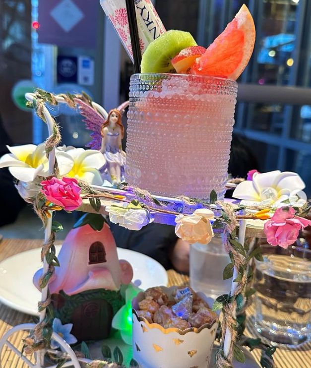 EatGuideSeattle's tweet image. Craving something exotic? 🌴🍜 

Come and experience the vibrant flavors of Thailand at Bai Tong Restaurant in Seattle. Their authentic dishes will take you on a culinary journey to the Land of Smiles. 😋🍴

📍@baitongrestaurant
📸@thealexiswhitney

#TheEatGuide #BaiTongSeattle