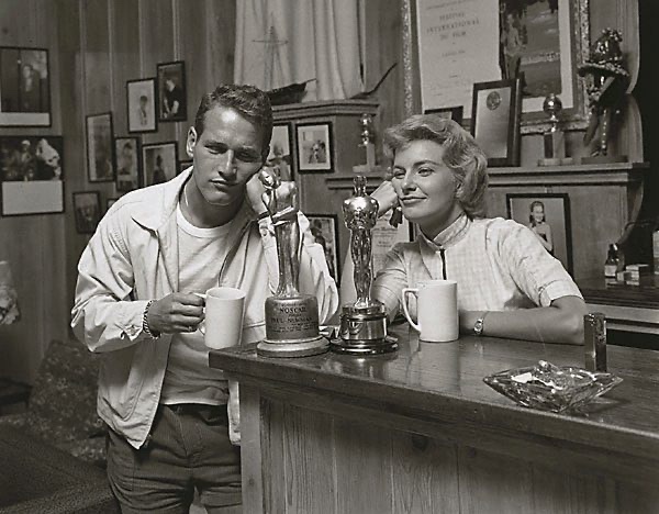 One of my favorite ever Oscar-related shots is this one of Joanne Woodward with her Oscar and Paul Newman with his 'Noscar,' photographed for the Saturday Evening Post. Woodward, who won her Oscar for 'The Three Faces of Eve,' was born on this date in 1930. #JoanneWoodward