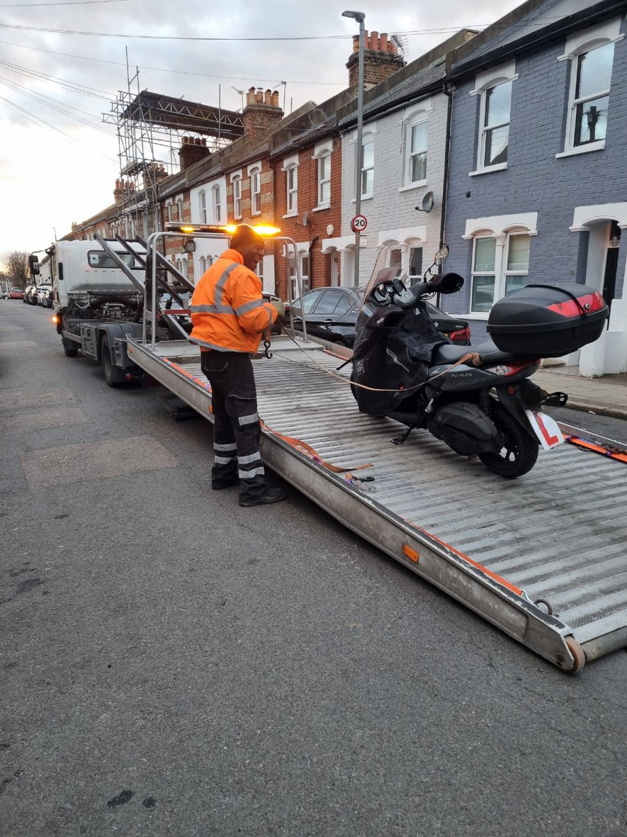 Another motorbike taken off the streets. Driver was driving on the pavement and had no insurance.

#dangerousdriving #communitypolicing
