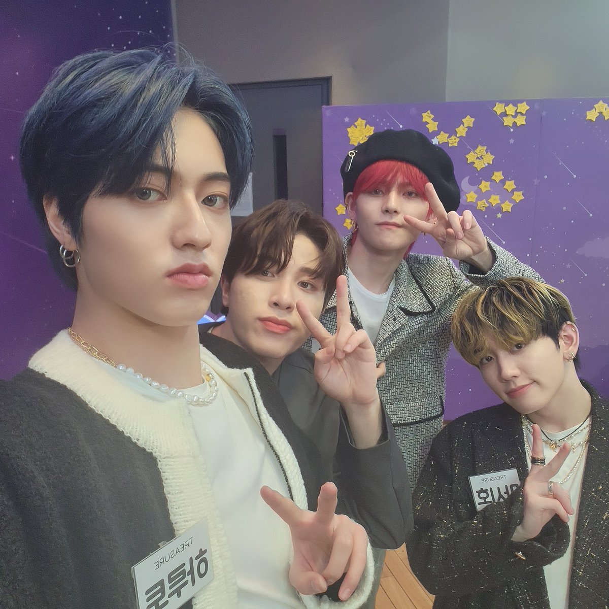 So Junghwan in Idol Radio's twitter update with Yoshi, Mashiho, and Haruto one year ago today

#SOJUNGHWAN #소정환 #TREASURE #트레저 <a href="/treasuremembers/">TREASURE</a>